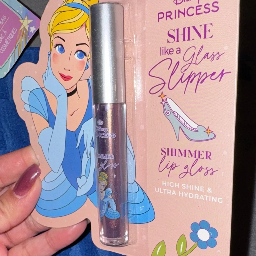 Disney- NWT Cinderella Cosmetic Set with Blue Bag